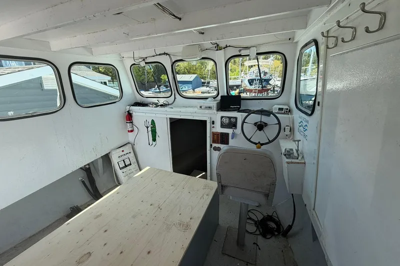 Slide: The Image of Custom Cape Islander 1984 - 17
