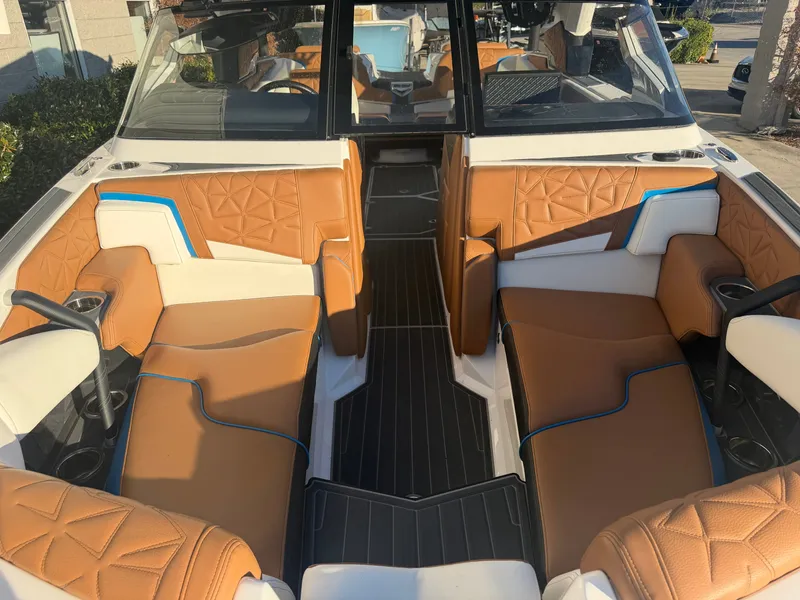 Slide: The Image of Nautique Paragon 23 2022 - 13