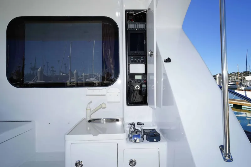 Slide: The Image of Titan 75 Custom Sportfisher 2008 - 6