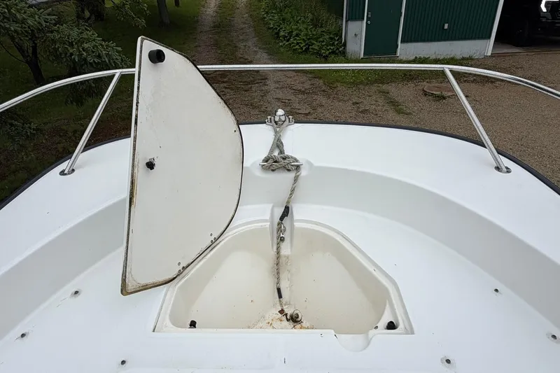 Slide: The Image of Boston Whaler 190 Montauk 2008 - 29