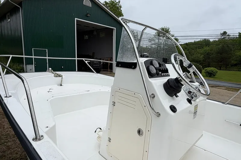 Slide: The Image of Boston Whaler 190 Montauk 2008 - 15