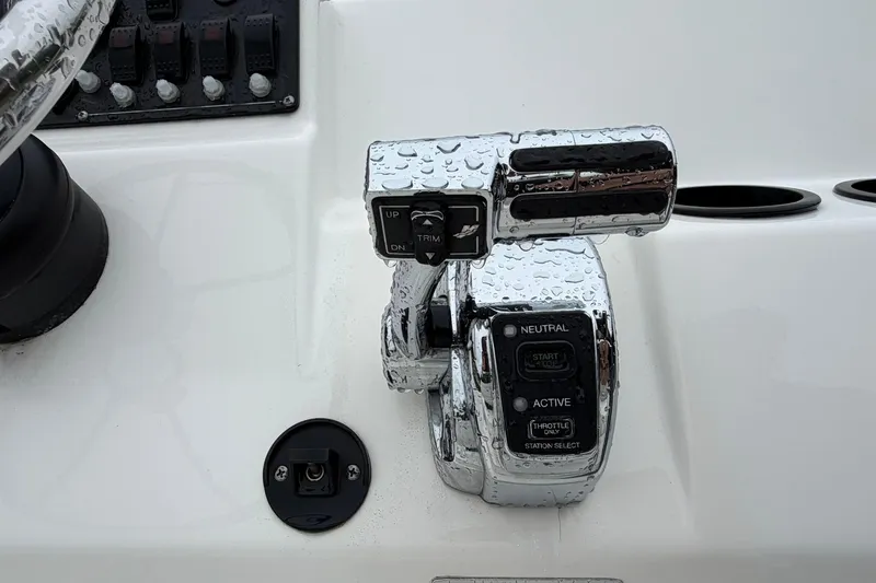 Slide: The Image of Boston Whaler 190 Montauk 2008 - 23