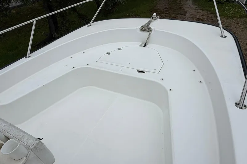 Slide: The Image of Boston Whaler 190 Montauk 2008 - 28