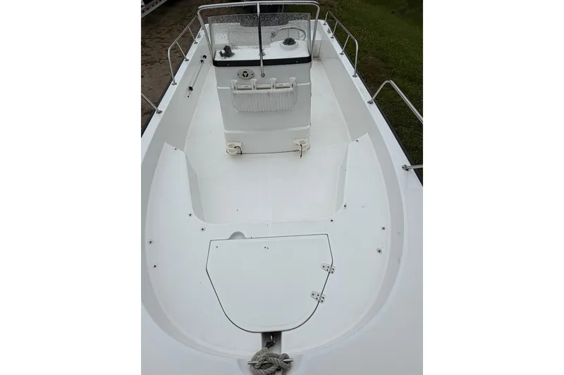 Slide: The Image of Boston Whaler 190 Montauk 2008 - 30