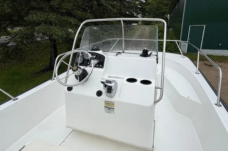 Slide: The Image of Boston Whaler 190 Montauk 2008 - 22