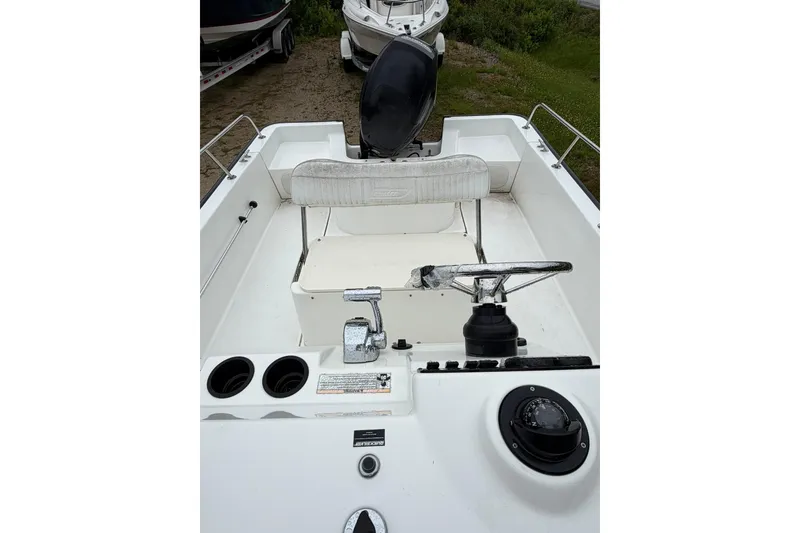 Slide: The Image of Boston Whaler 190 Montauk 2008 - 32