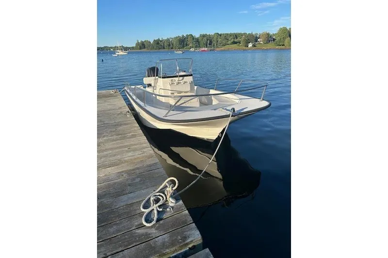 Slide: The Image of Boston Whaler 190 Montauk 2008 - 4