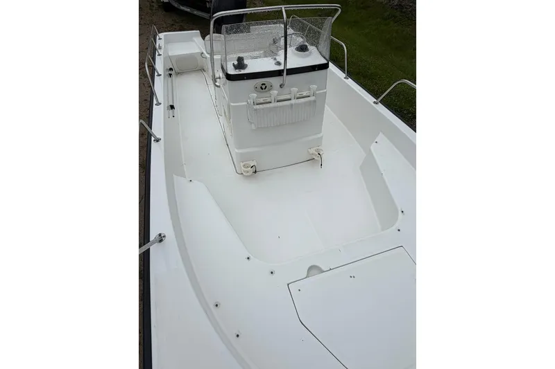 Slide: The Image of Boston Whaler 190 Montauk 2008 - 31