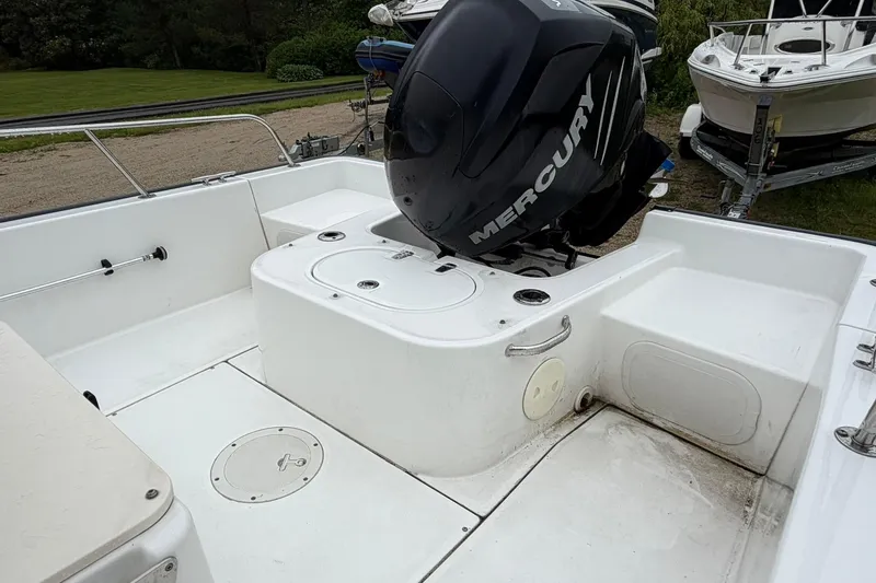 Slide: The Image of Boston Whaler 190 Montauk 2008 - 13
