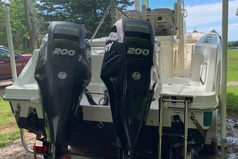 Slide: The Image of Boston Whaler 250 Outrage 2018 - 9