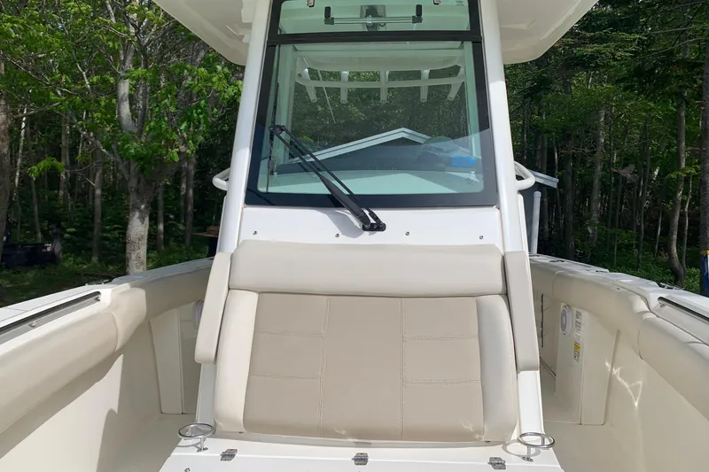 Slide: The Image of Boston Whaler 250 Outrage 2018 - 13
