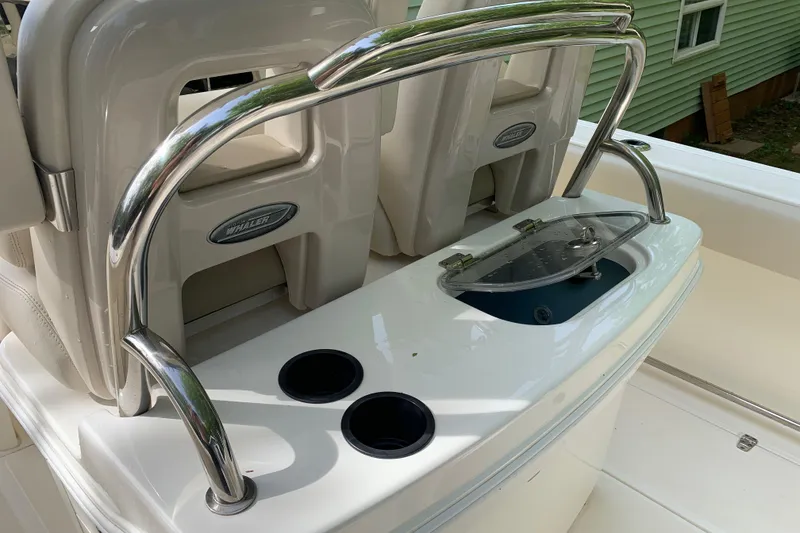 Slide: The Image of Boston Whaler 250 Outrage 2018 - 18