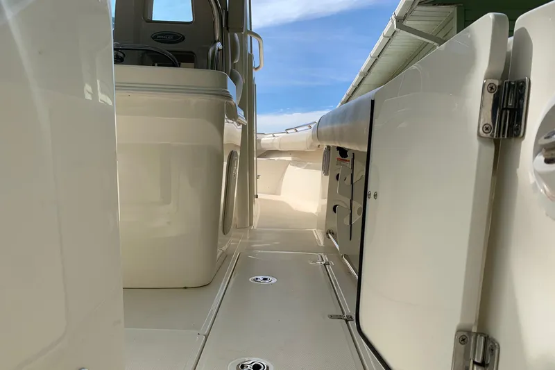 Slide: The Image of Boston Whaler 250 Outrage 2018 - 23