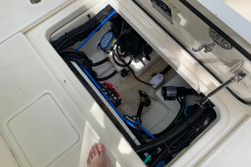Slide: The Image of Boston Whaler 250 Outrage 2018 - 30