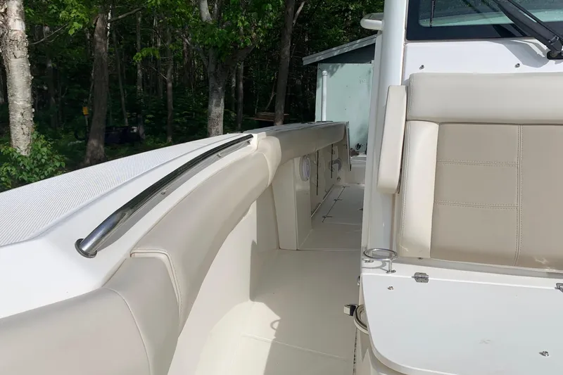 Slide: The Image of Boston Whaler 250 Outrage 2018 - 22