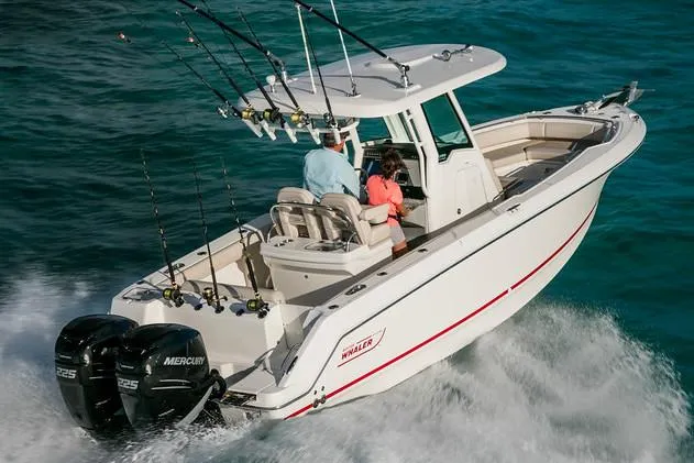 Slide: The Image of Boston Whaler 250 Outrage 2018 - 32