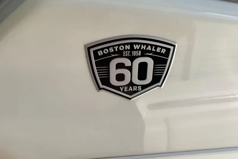 Slide: The Image of Boston Whaler 250 Outrage 2018 - 28
