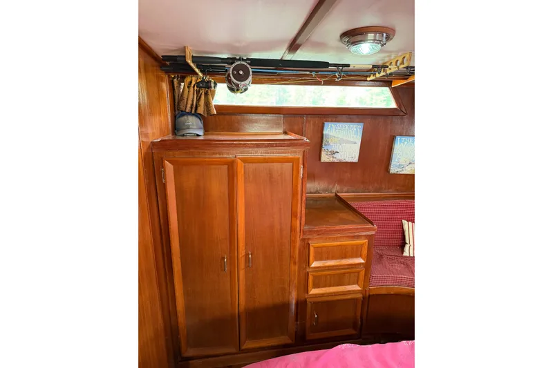 Slide: The Image of Jefferson 42 SE Sundeck Motor Yacht 1987 - 103