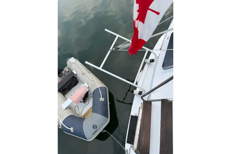 Slide: The Image of Jefferson 42 SE Sundeck Motor Yacht 1987 - 22