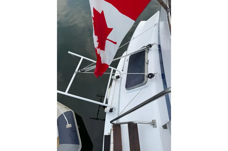 Slide: The Image of Jefferson 42 SE Sundeck Motor Yacht 1987 - 23