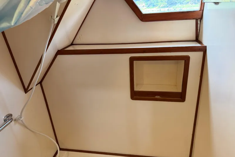 Slide: The Image of Jefferson 42 SE Sundeck Motor Yacht 1987 - 114