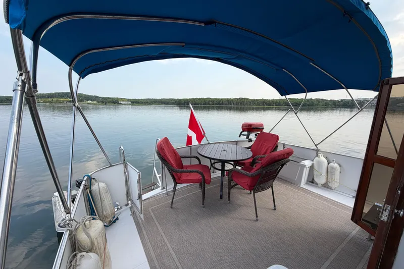 Slide: The Image of Jefferson 42 SE Sundeck Motor Yacht 1987 - 25