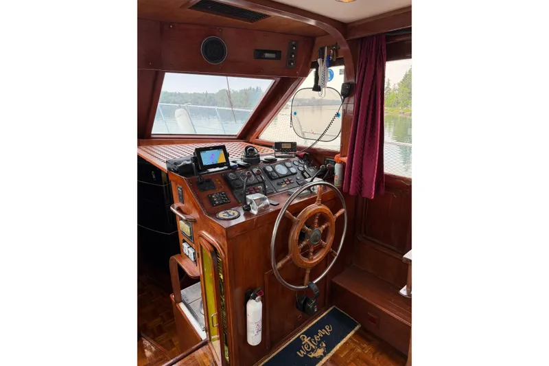 Slide: The Image of Jefferson 42 SE Sundeck Motor Yacht 1987 - 81