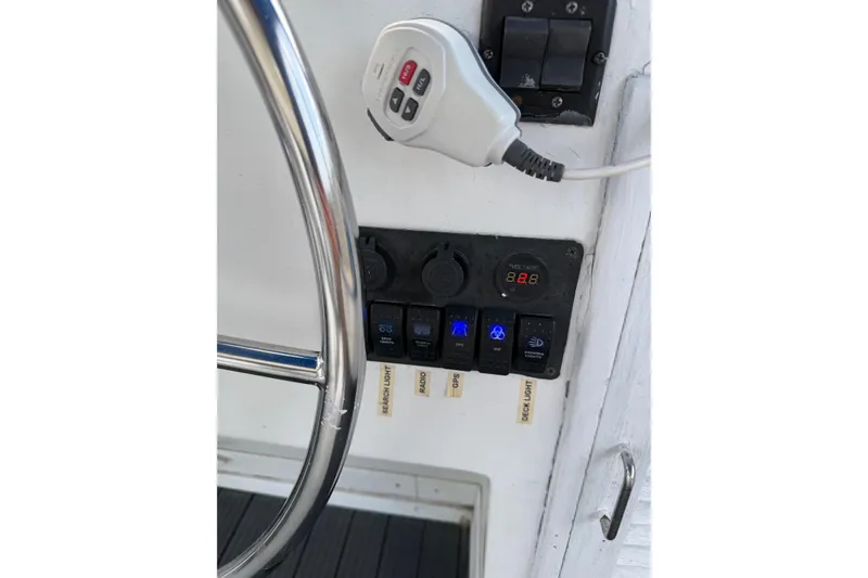 Slide: The Image of Jefferson 42 SE Sundeck Motor Yacht 1987 - 39