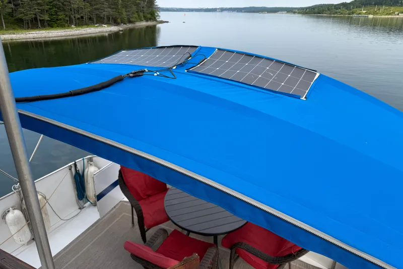 Slide: The Image of Jefferson 42 SE Sundeck Motor Yacht 1987 - 33