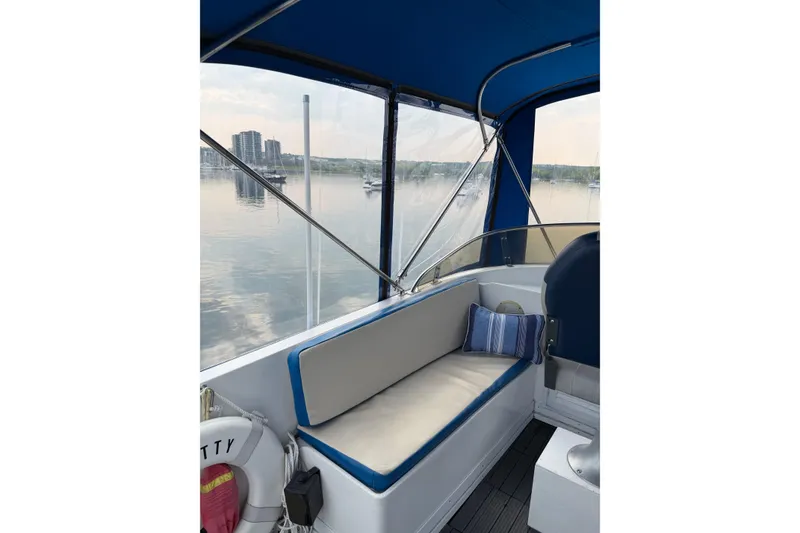 Slide: The Image of Jefferson 42 SE Sundeck Motor Yacht 1987 - 35