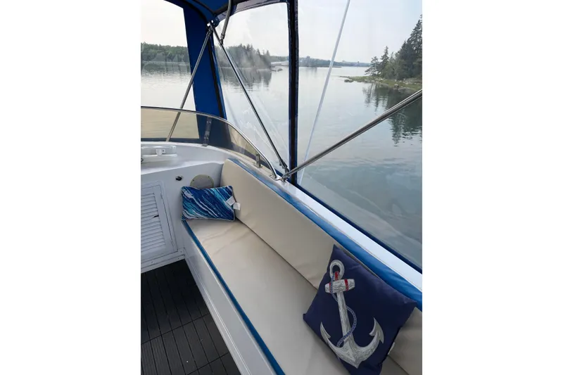 Slide: The Image of Jefferson 42 SE Sundeck Motor Yacht 1987 - 36