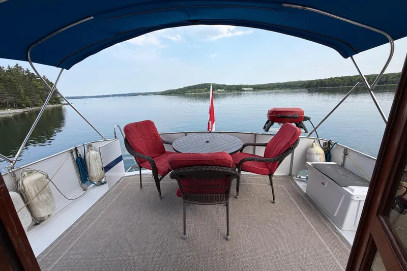 Slide: The Image of Jefferson 42 SE Sundeck Motor Yacht 1987 - 27