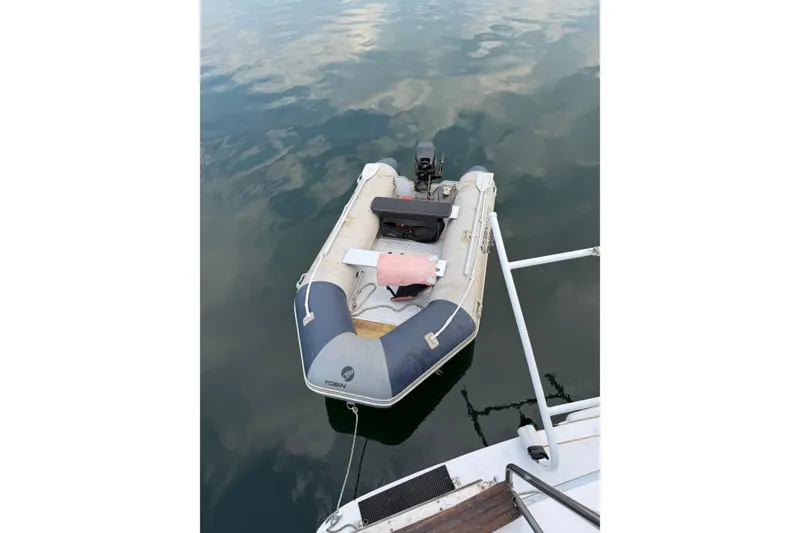 Slide: The Image of Jefferson 42 SE Sundeck Motor Yacht 1987 - 21
