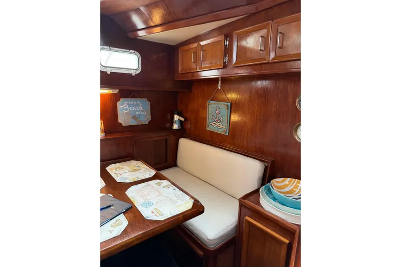 Slide: The Image of Jefferson 42 SE Sundeck Motor Yacht 1987 - 66