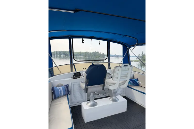 Slide: The Image of Jefferson 42 SE Sundeck Motor Yacht 1987 - 29