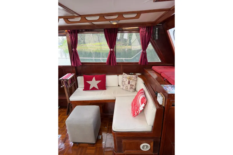 Slide: The Image of Jefferson 42 SE Sundeck Motor Yacht 1987 - 86