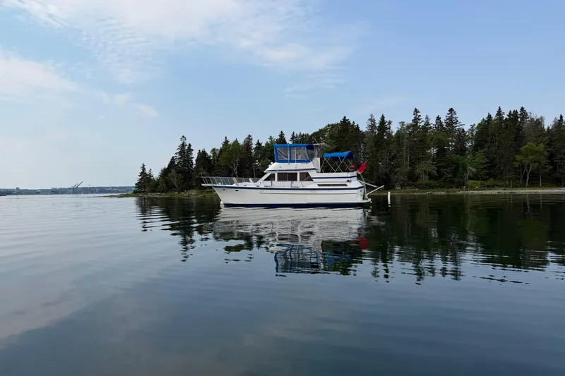 Slide: The Image of Jefferson 42 SE Sundeck Motor Yacht 1987 - 13