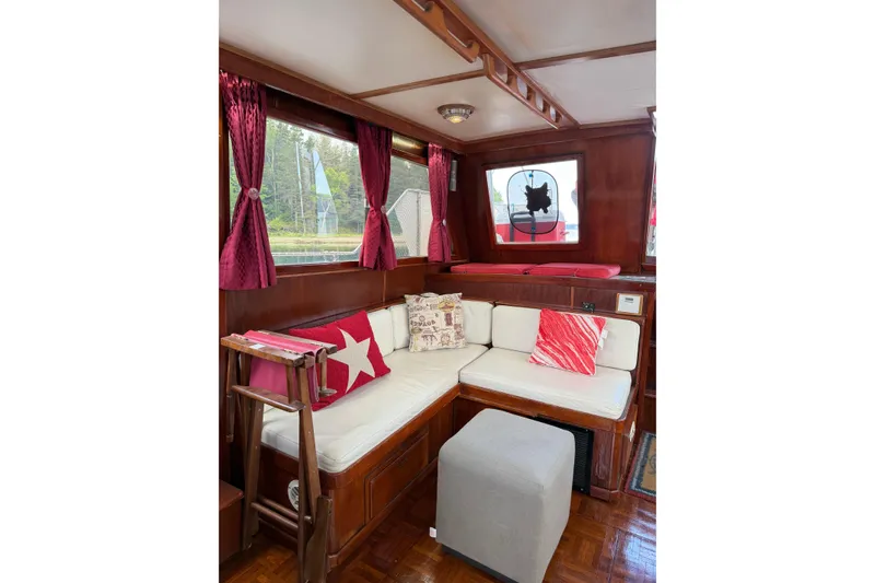 Slide: The Image of Jefferson 42 SE Sundeck Motor Yacht 1987 - 72