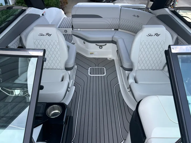 Slide: The Image of Searay 260SLX-Surf 2024 - 9