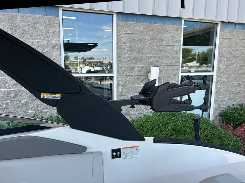 Slide: The Image of Searay 260SLX-Surf 2024 - 6