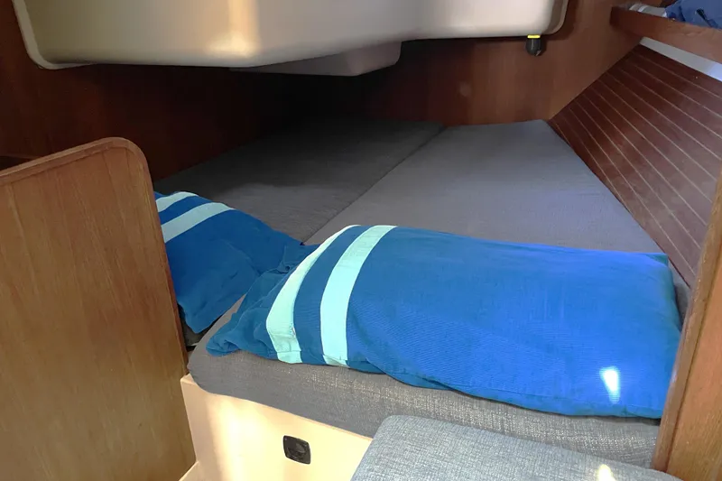 Slide: The Image of Rare Gilbert Yachts 30 Plus 1988 - 5