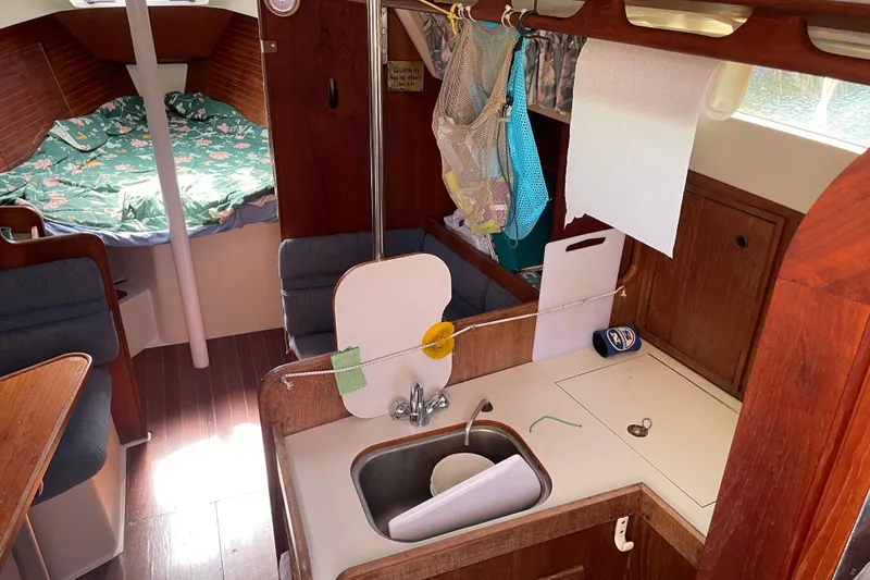 Slide: The Image of Rare Gilbert Yachts 30 Plus 1988 - 4