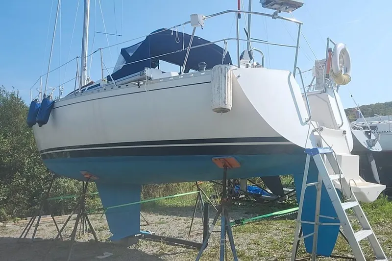 Slide: The Image of Rare Gilbert Yachts 30 Plus 1988 - 7
