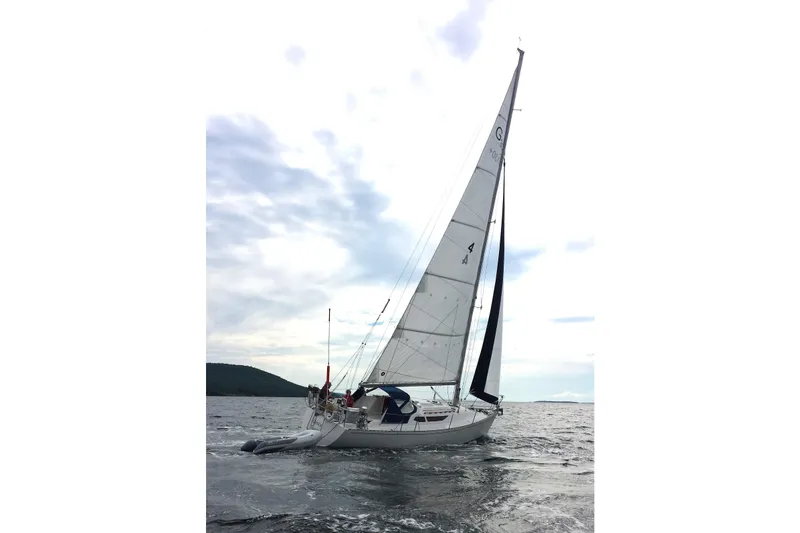 Slide: The Image of Rare Gilbert Yachts 30 Plus 1988 - 3