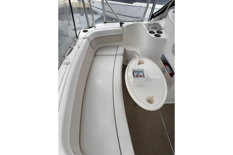 Slide: The Image of Rinker 300 Express Cruiser 2006 - 9