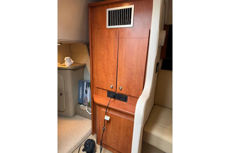 Slide: The Image of Rinker 300 Express Cruiser 2006 - 23