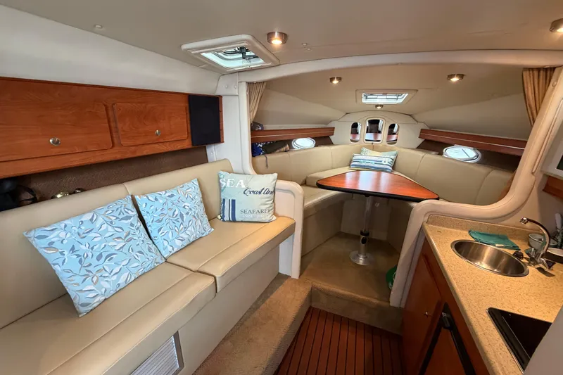 Slide: The Image of Rinker 300 Express Cruiser 2006 - 17