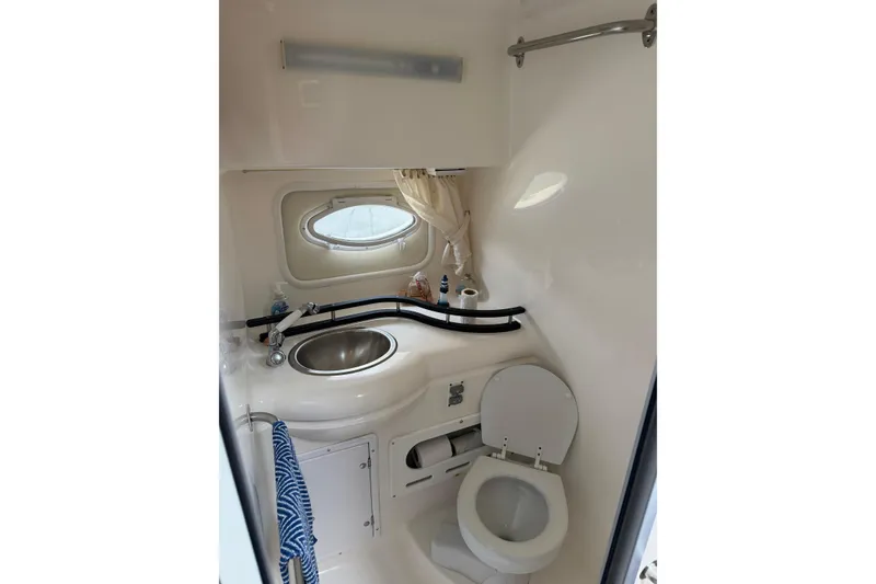 Slide: The Image of Rinker 300 Express Cruiser 2006 - 26
