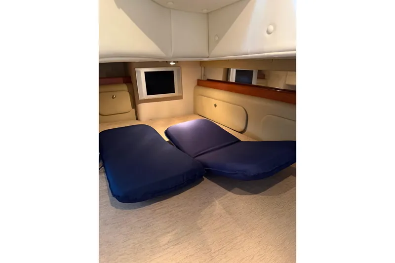 Slide: The Image of Rinker 300 Express Cruiser 2006 - 25
