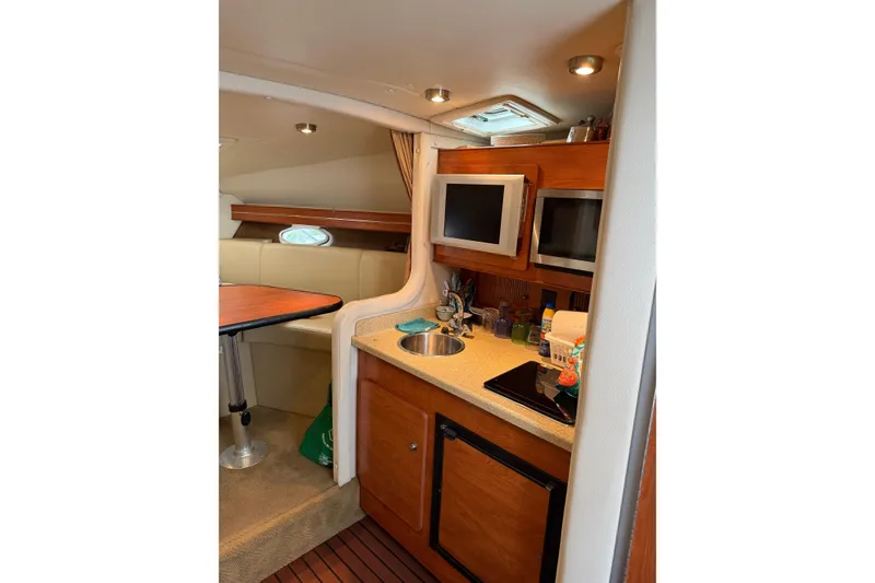 Slide: The Image of Rinker 300 Express Cruiser 2006 - 21